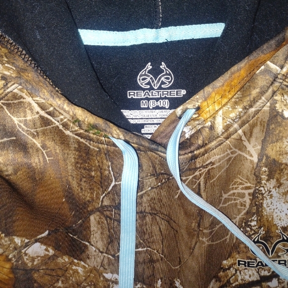 Women's /Junior's Realtree sweatshirt - Picture 2 of 3
